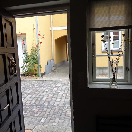 Dejligt Lille Byhus Fåborg Exteriör bild