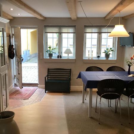Dejligt Lille Byhus Fåborg Exteriör bild
